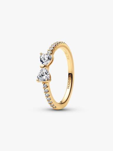 Sprankelende ring met heldere strik
