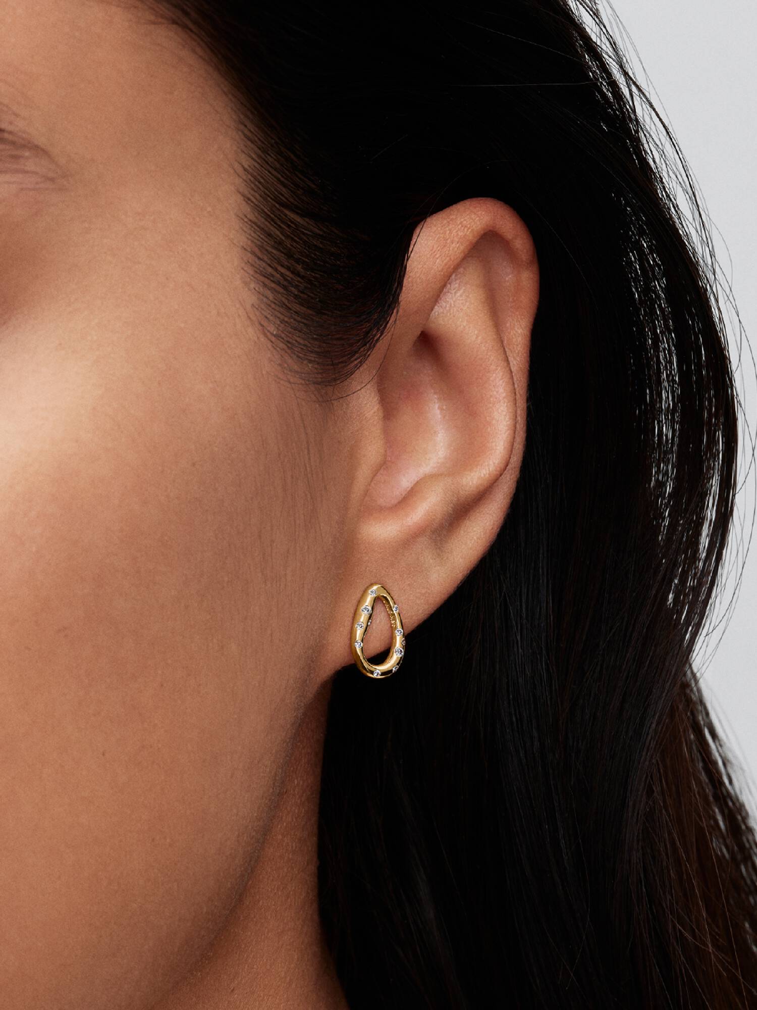 Clous d'Oreilles Ovales Sertis de Pierres de Forme Organique