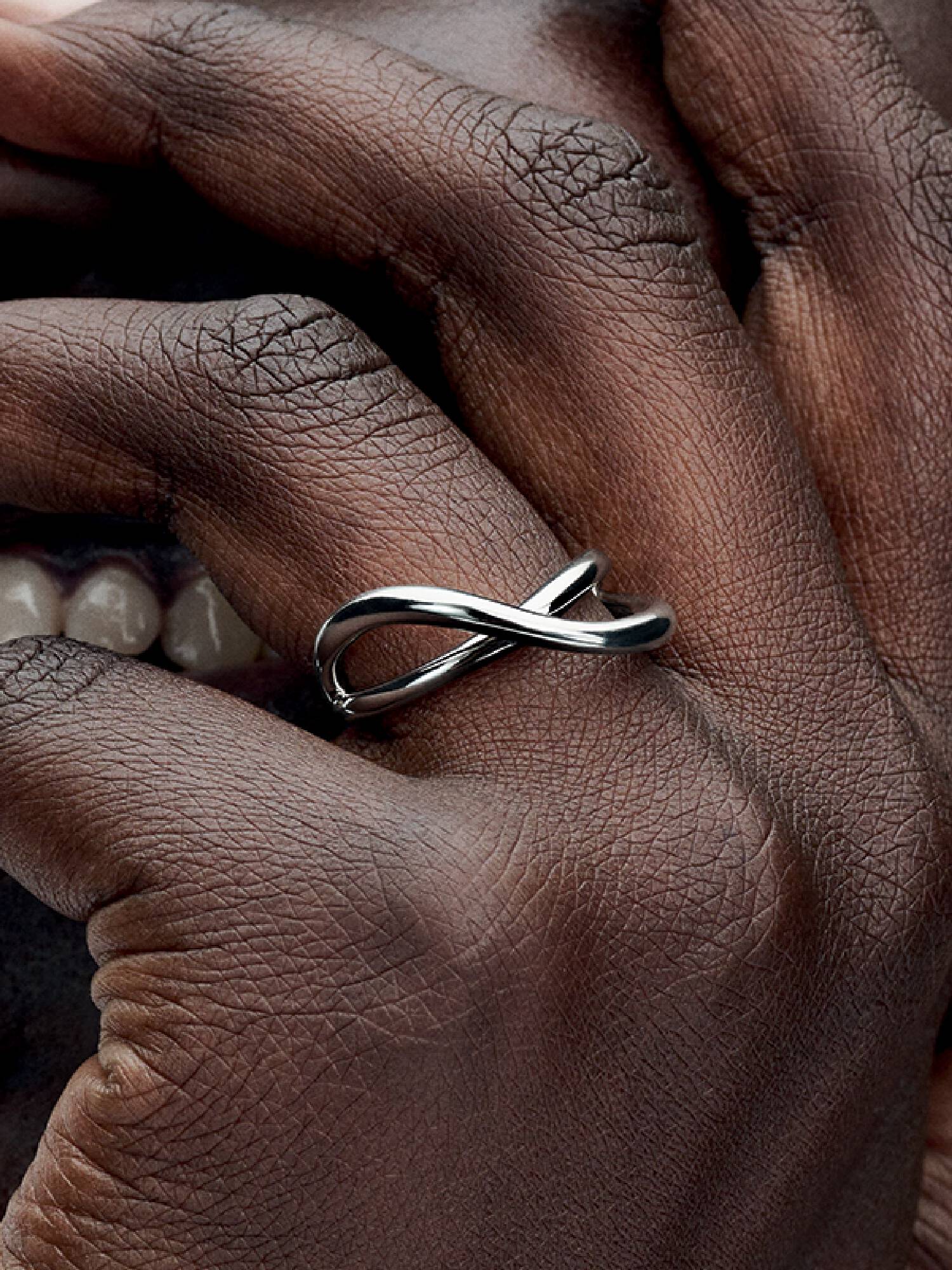 Organisch Gevormde Infinity Ring