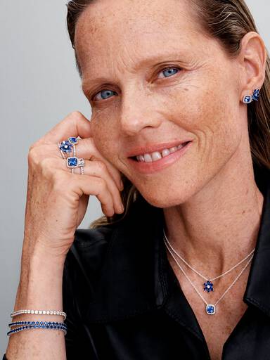 Sprankelende ketting met hanger met vierkante blauwe halo