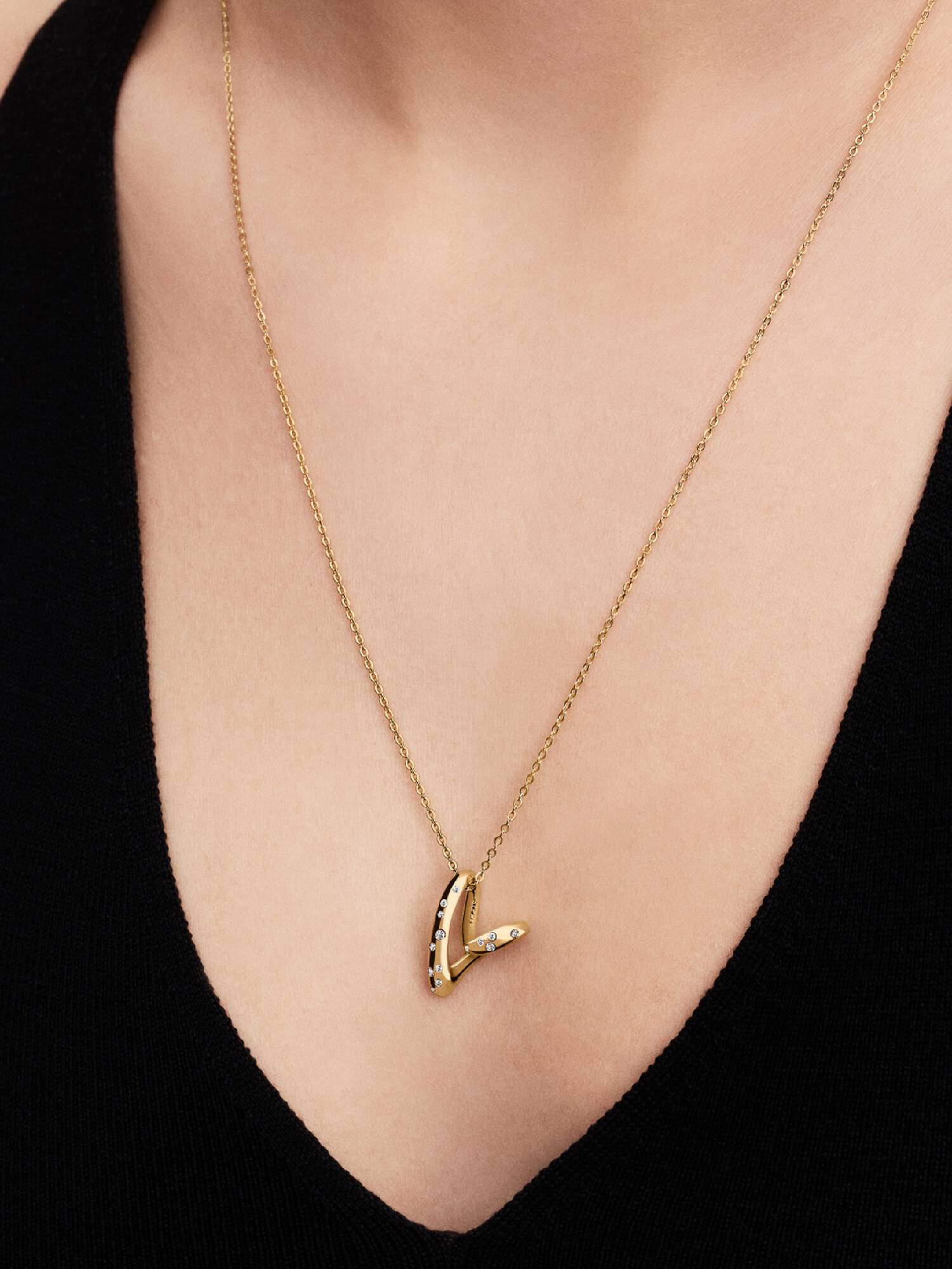 Collier à Pendentif Cœur Serti de Pierres de Forme Organique