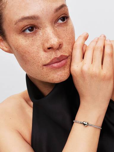 Bracelet en Maille Tissée Scintillant Fermoir Cœur