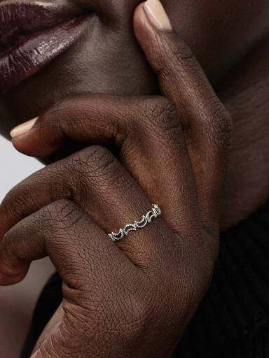 Crescent Moon-ring