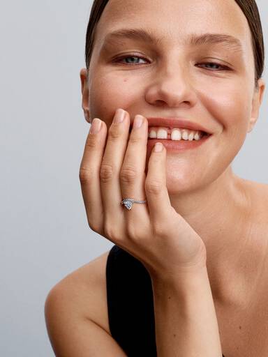 Golvend Pavé Hart Ring