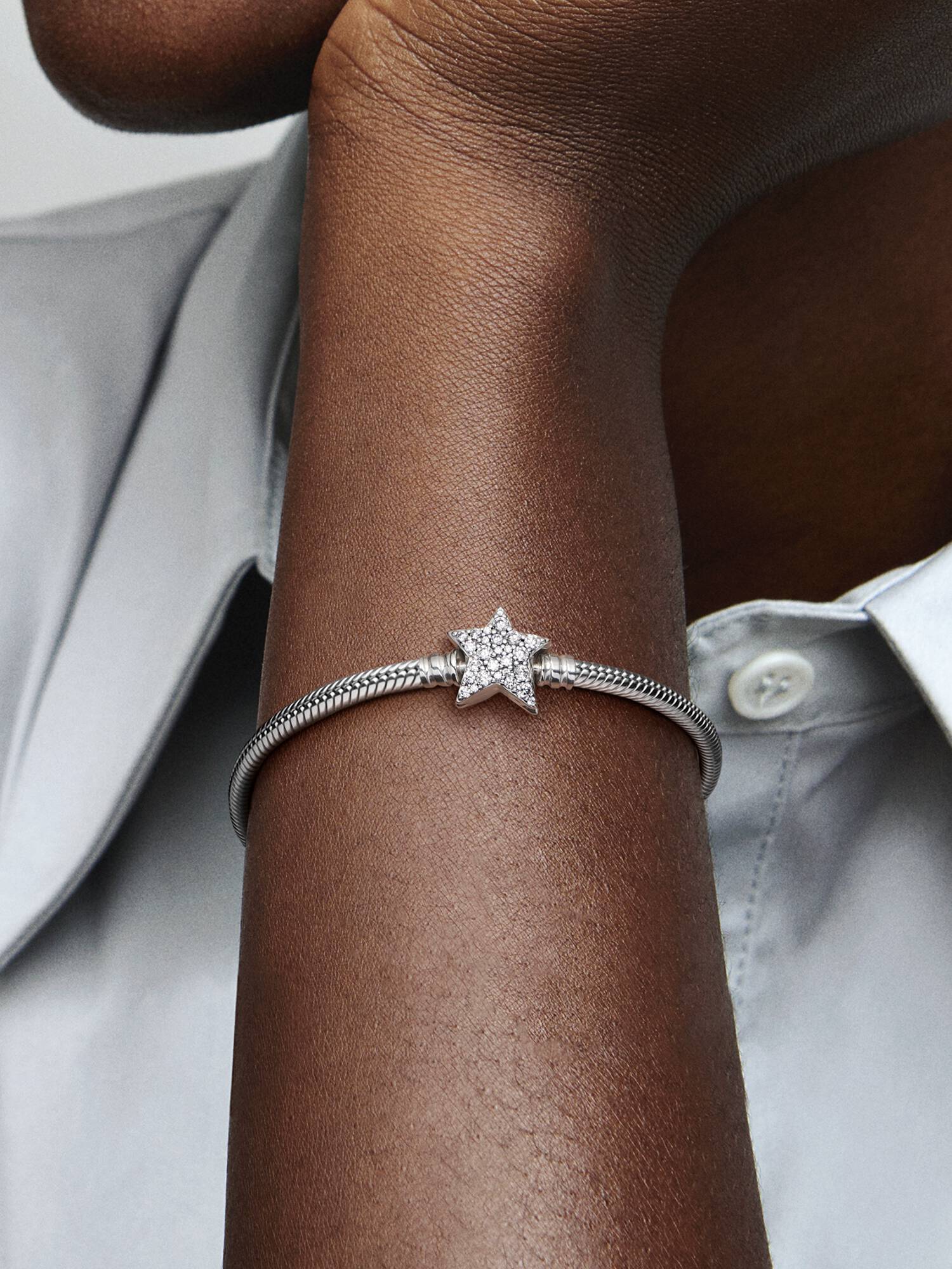 Bracelet Maille Serpent Fermoir Étoile Asymétrique