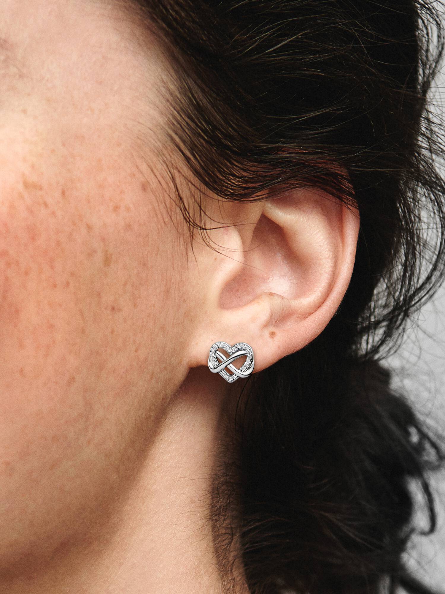 Clous d'Oreilles Cœur Infini Scintillants