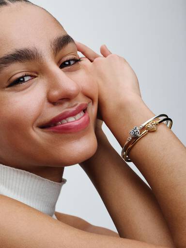 Kosmische bangle met hartsluiting
