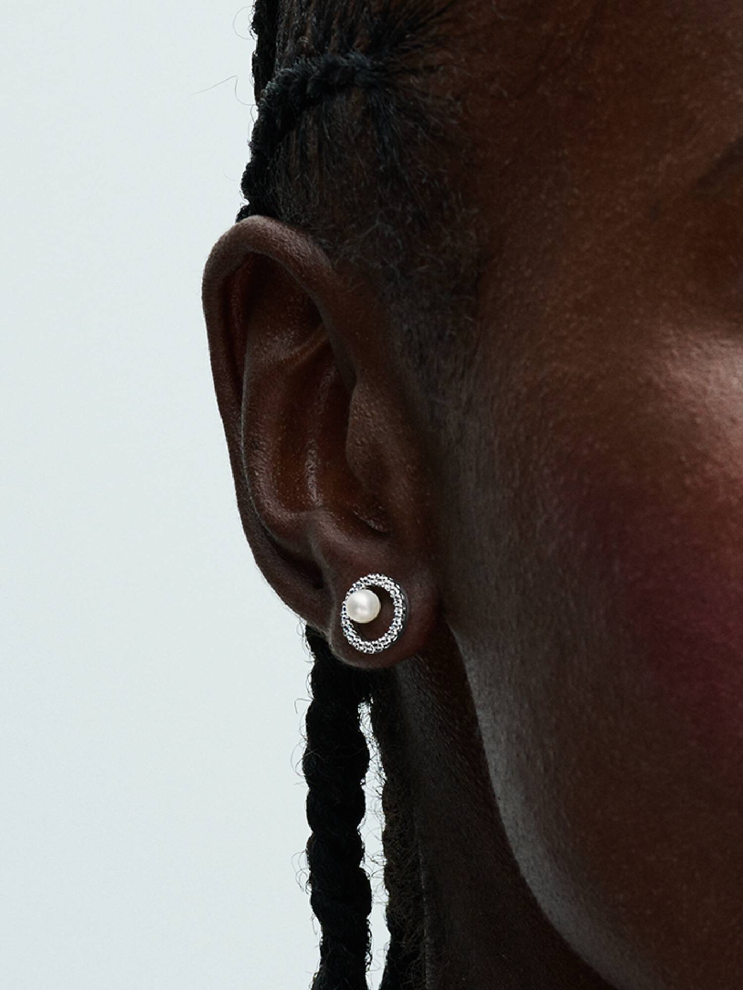Clous d'Oreilles Perle de Culture d'Eau Douce Traitée & Halo Pavé