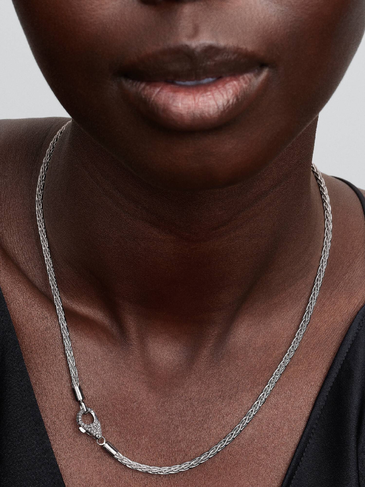 Collier à Charms Maille Sétaire Fermoir Pavé 
