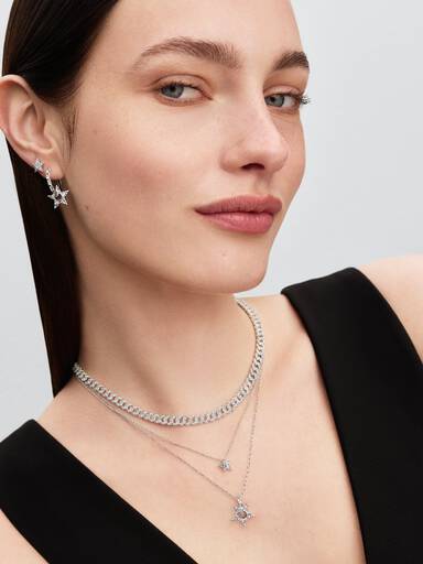 Collier à Pendentif Ajouré Étoile Scintillante