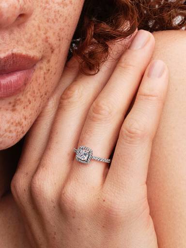 Sprankelende Vierkante Stralenkrans Ring