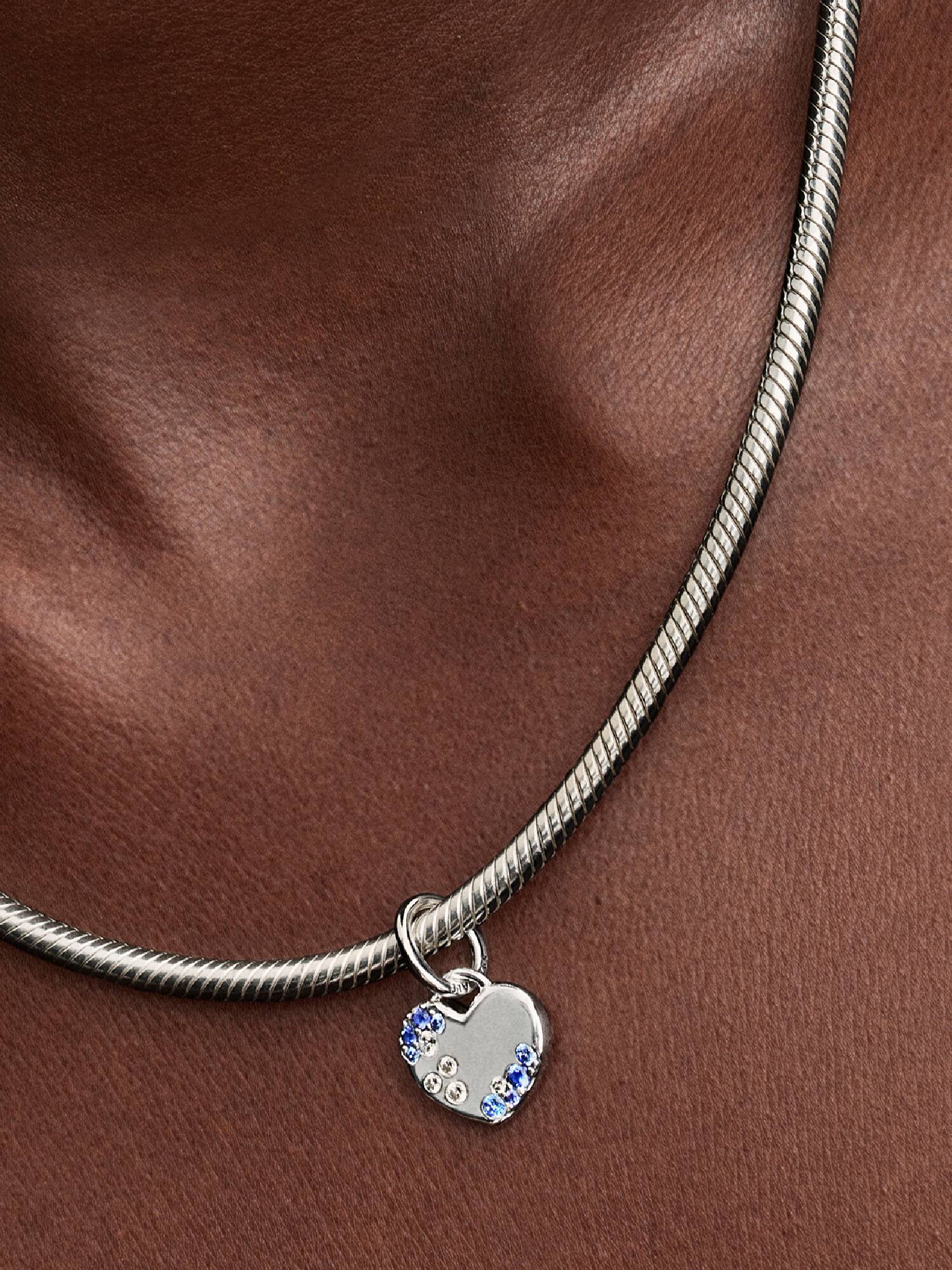 Charm pendentif bleu scintillant