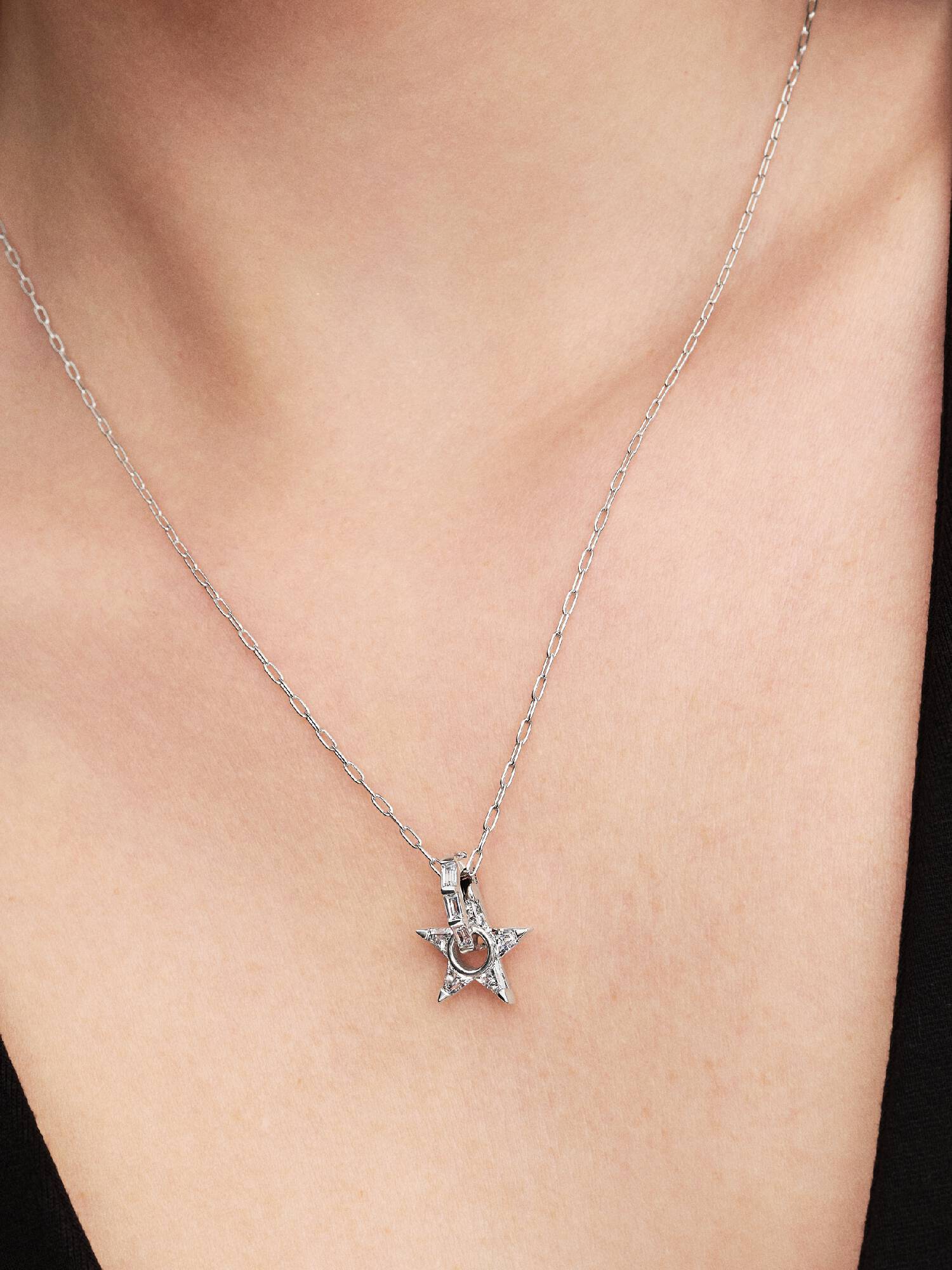 Collier à Pendentif Ajouré Étoile Scintillante