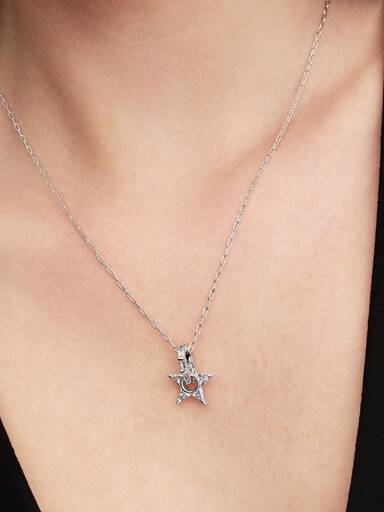 Collier à Pendentif Ajouré Étoile Scintillante