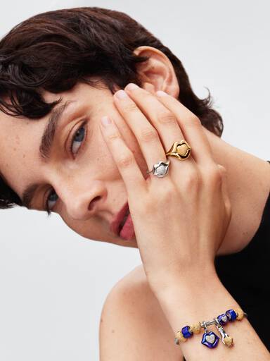 Pat McGrath De hand van de Liefde hangende bedel van verschillende metalen