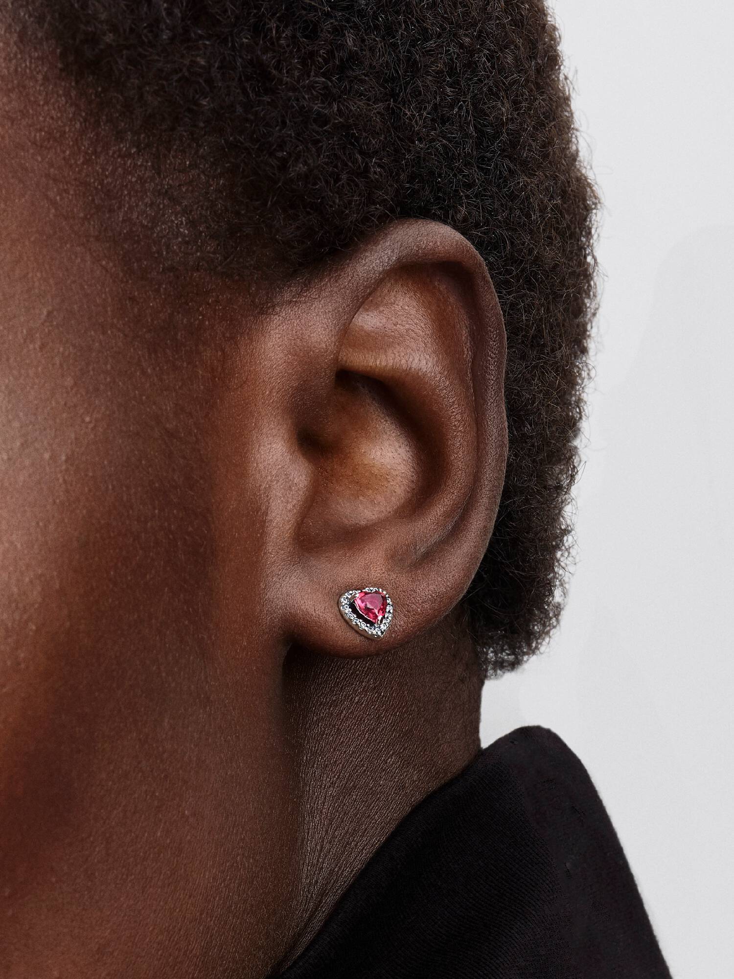 Clous d'Oreilles Cœurs Surélevés Rouges