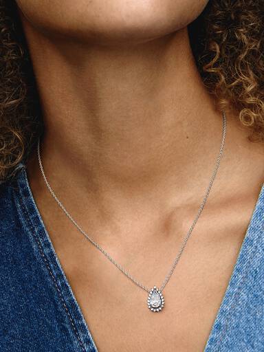 Collier Halo Poire Scintillante