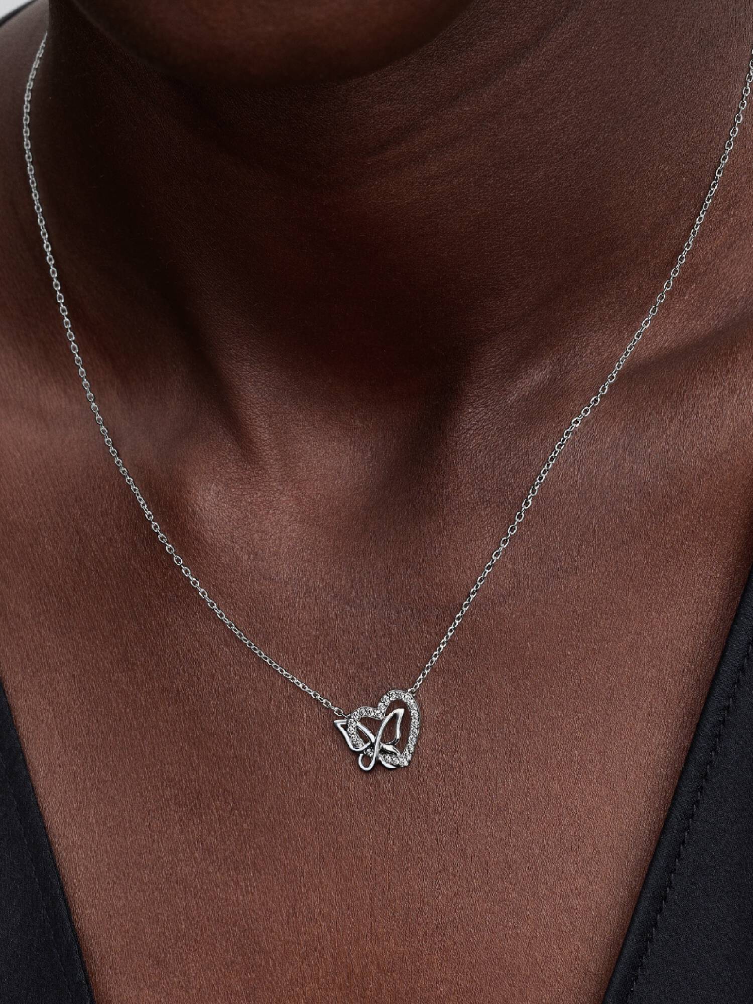 Collier à Pendentif Cœur & Papillon Entrelacés 