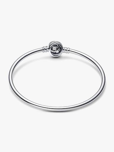 Bangle met omcirkelde sluiting
